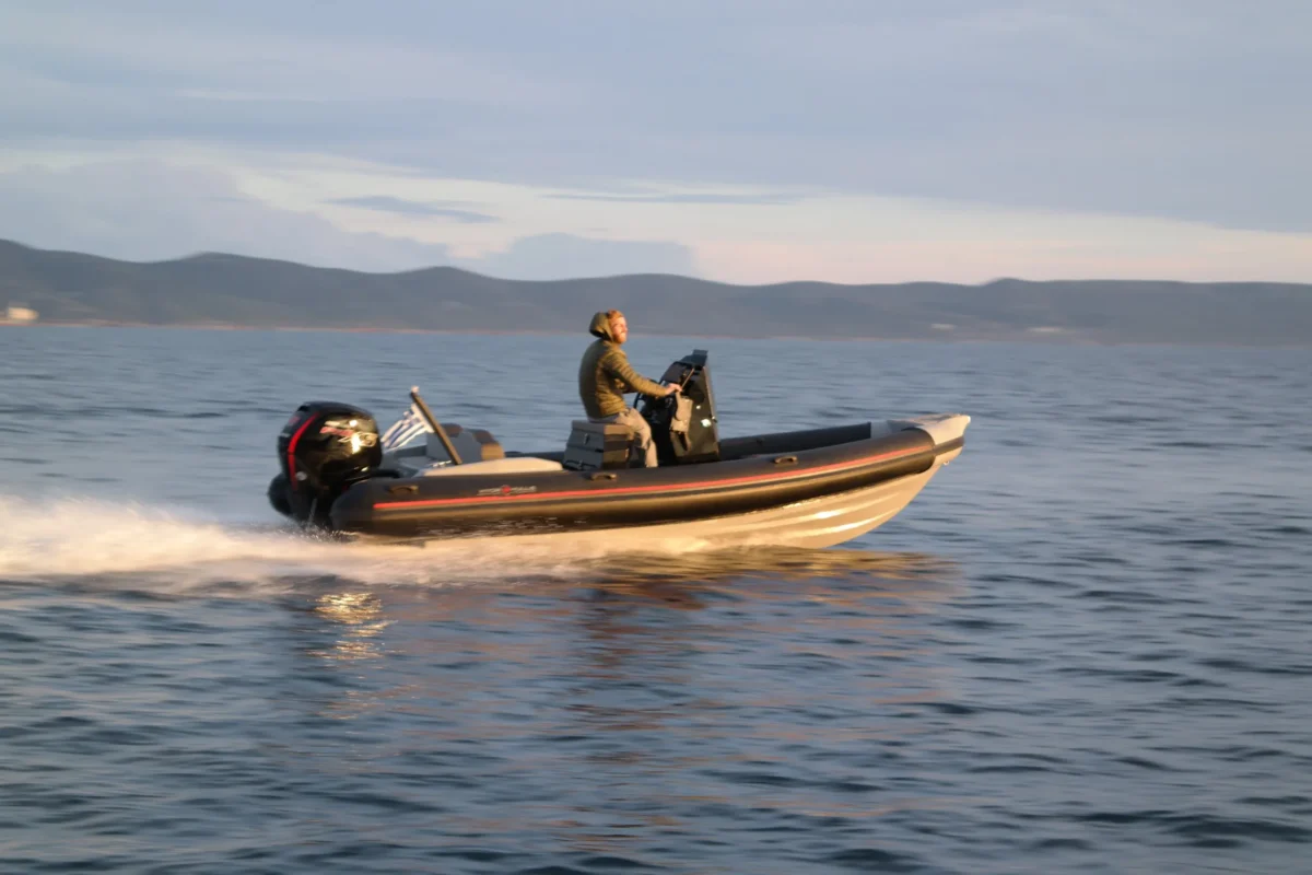 HYDROHULLS RIB HH6 - Image 11
