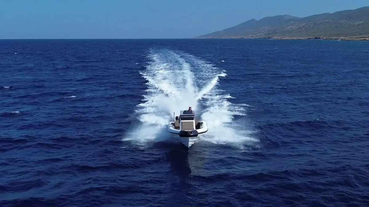 HYDROHULLS RIB HH8 - Image 10